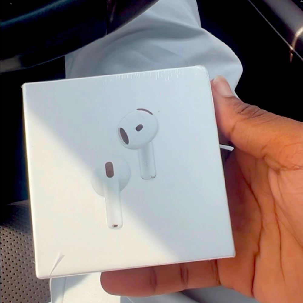 Apple AirPods 4